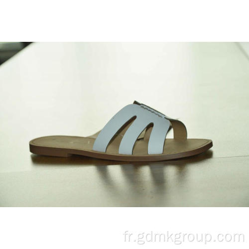 Nouvelles sandales plates confortables en cuir à semelle souple pour femmes